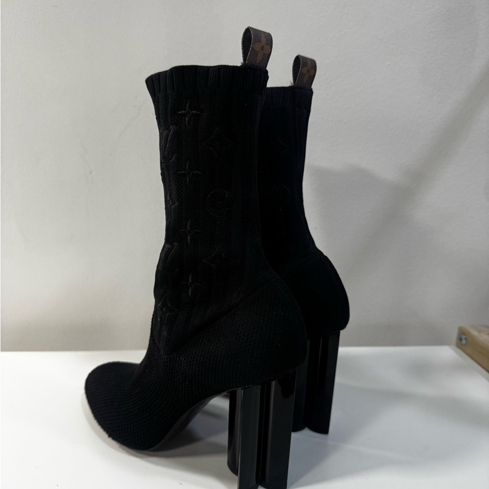 Louis Vuitton Knit Monogram Boots - Picture 5 of 6